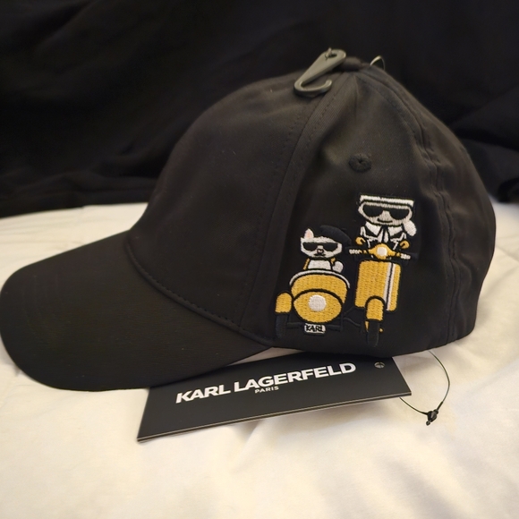 Karl Lagerfeld Accessories - NWT Karl Lagerfeld Paris Hat with Karl Cat Choupette on Scooter